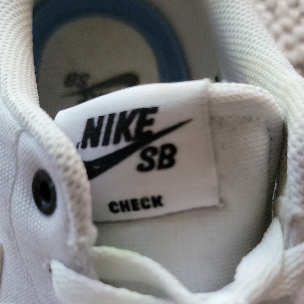 Nike Classic White Canvas Sneakers - Picture 5 of 5